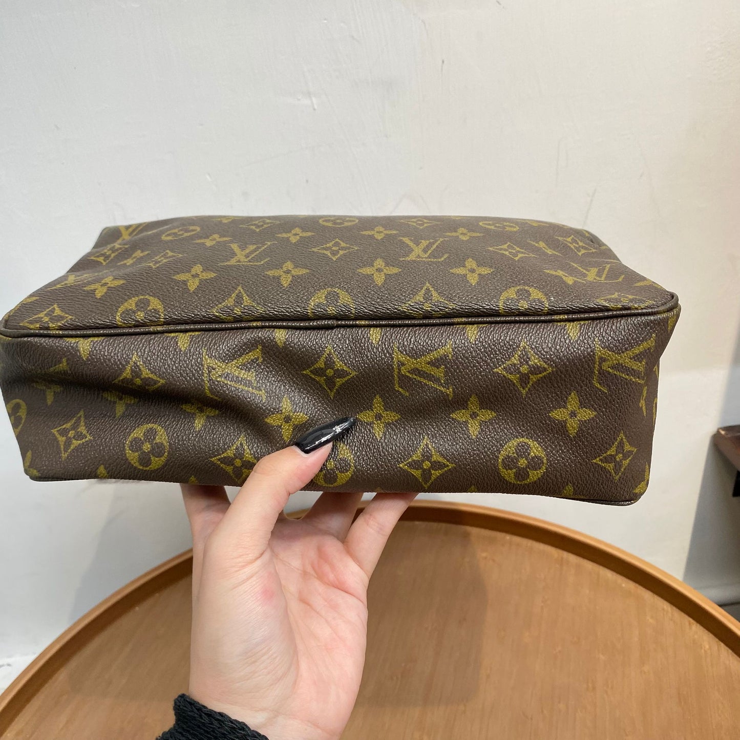 LV Pouch