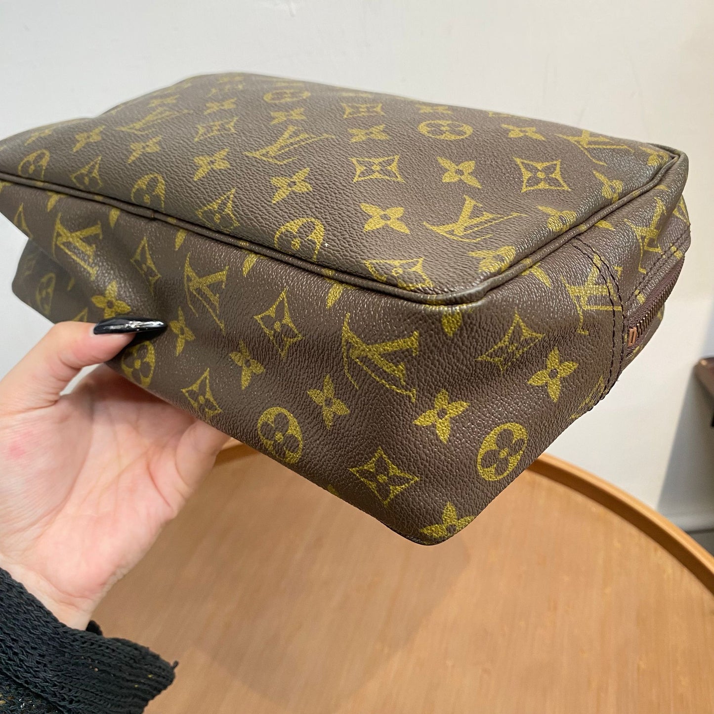 LV Pouch