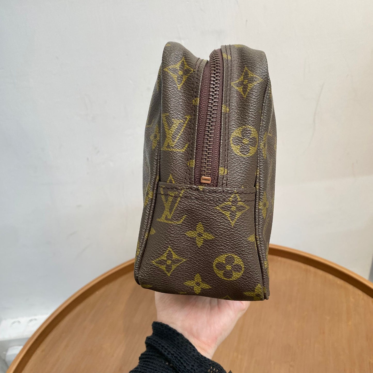 LV Pouch