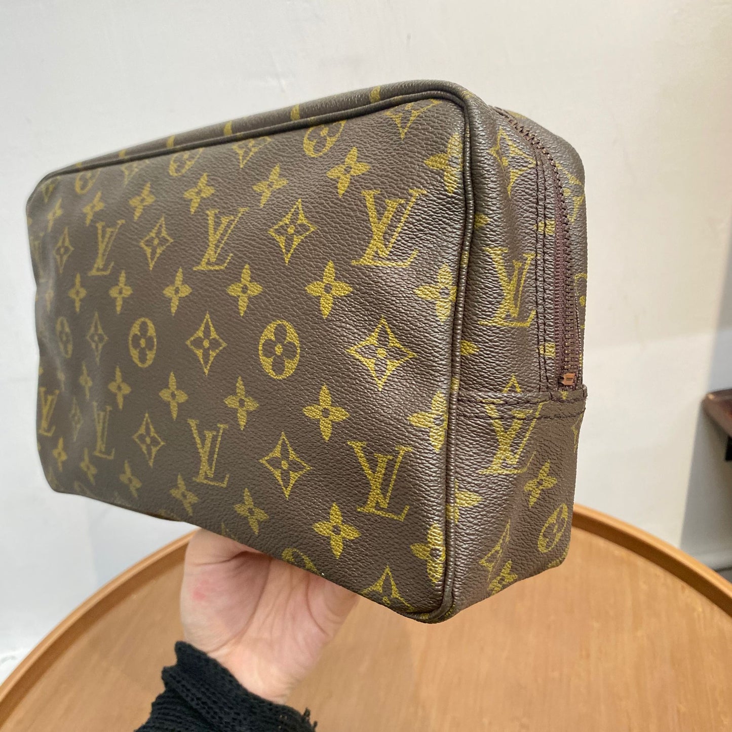 LV Pouch