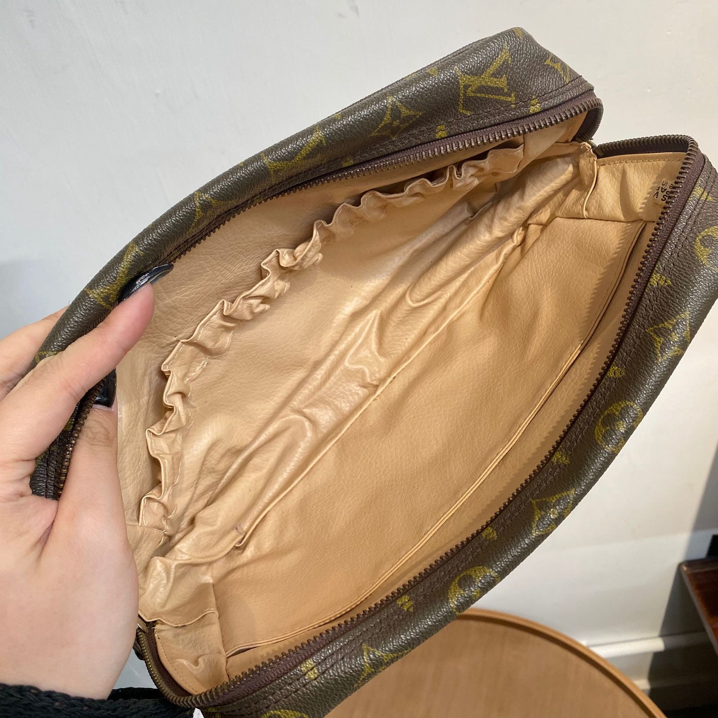 LV Pouch