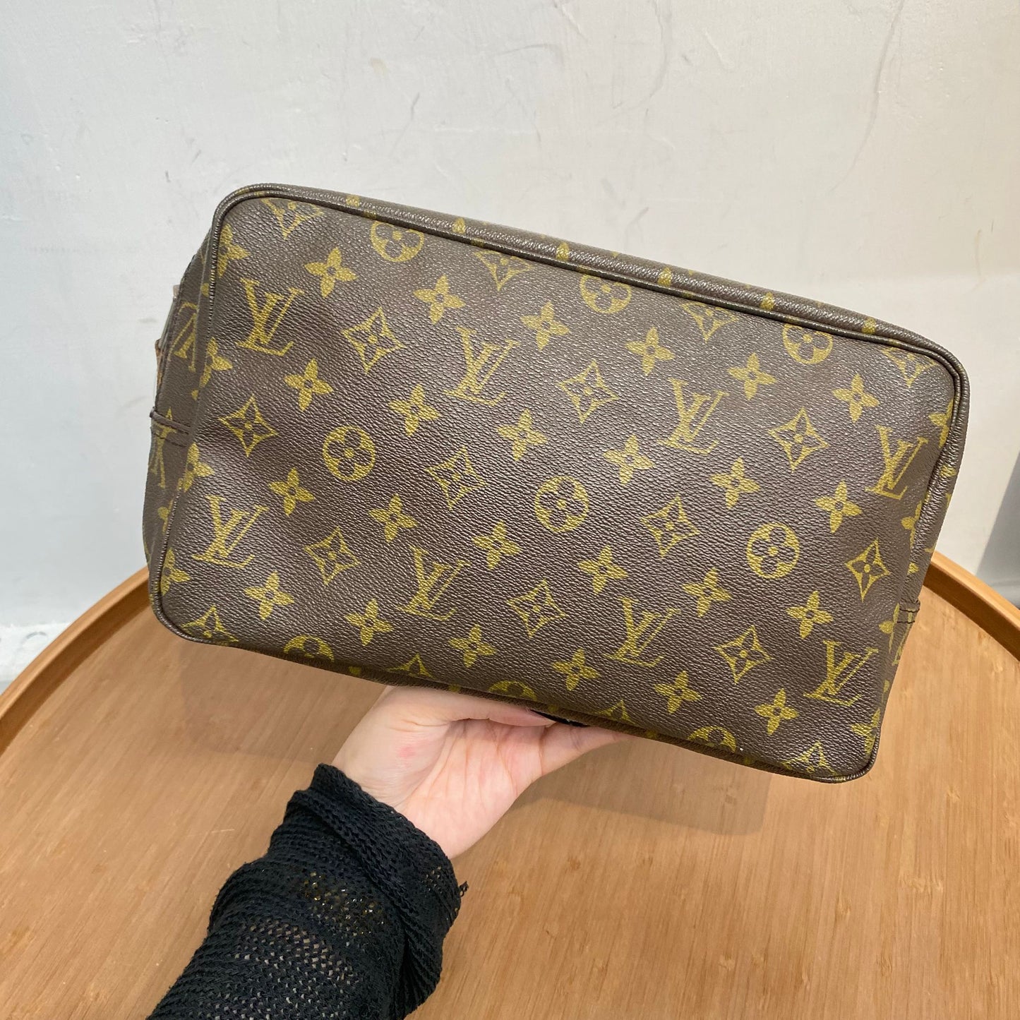 LV Pouch