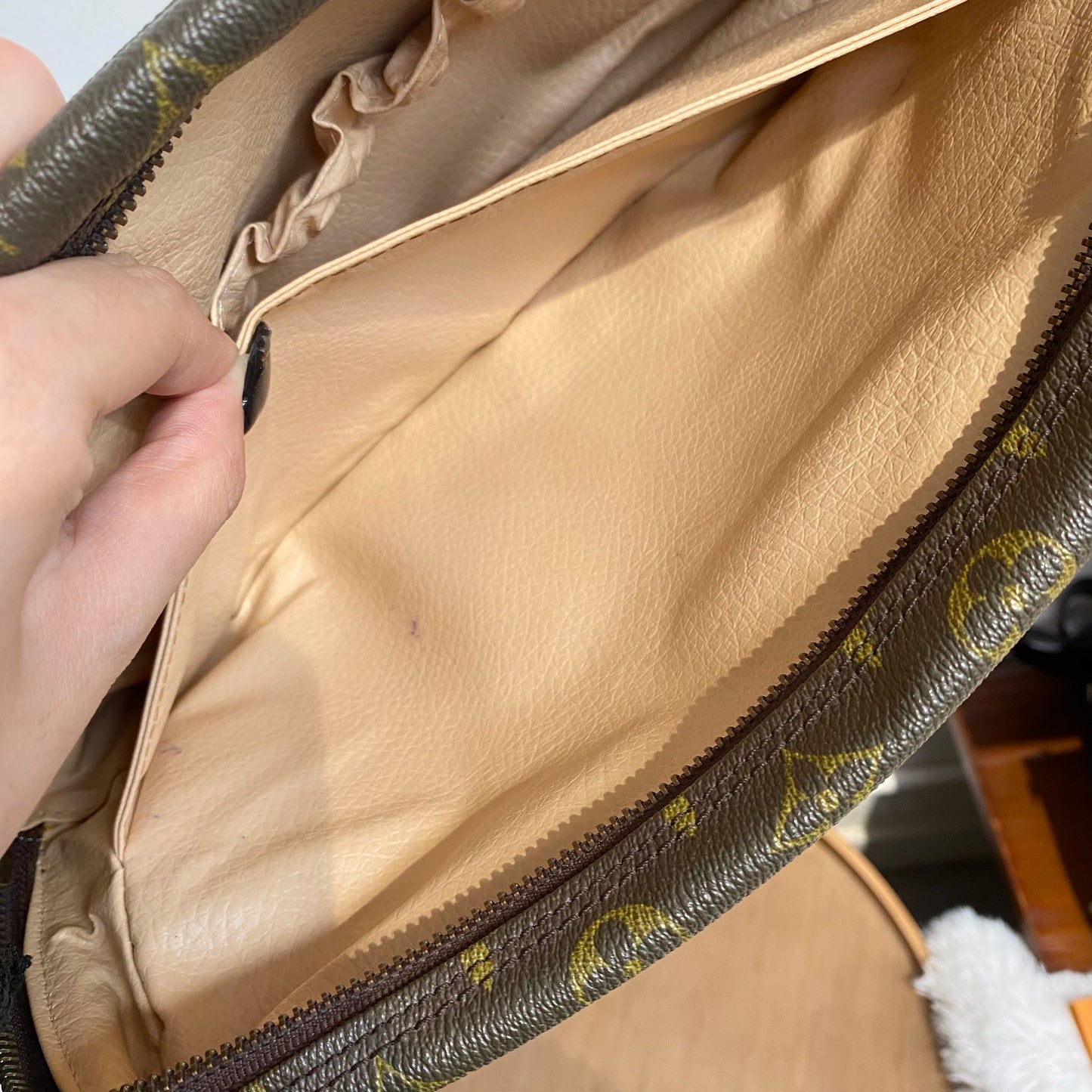 LV Pouch