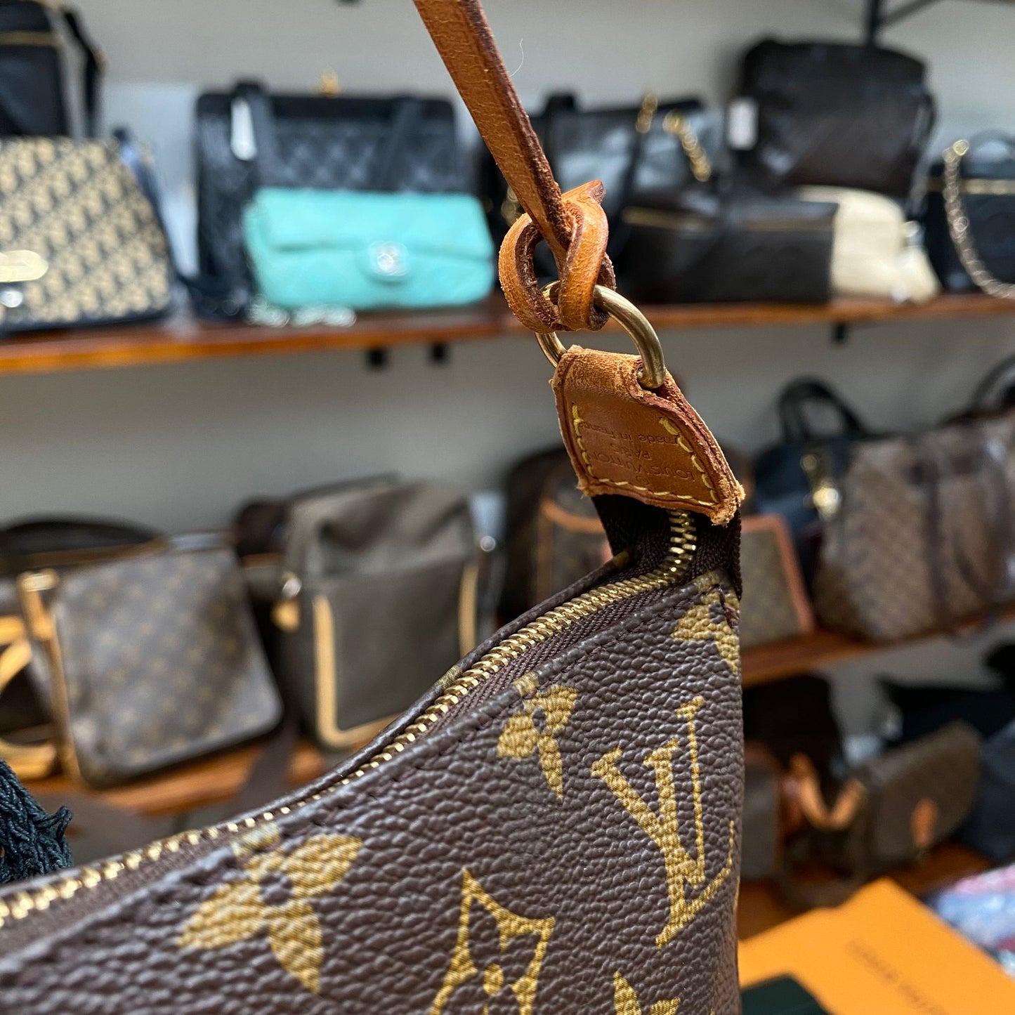 LV 麻將袋 Pochette Accessoires Monogram