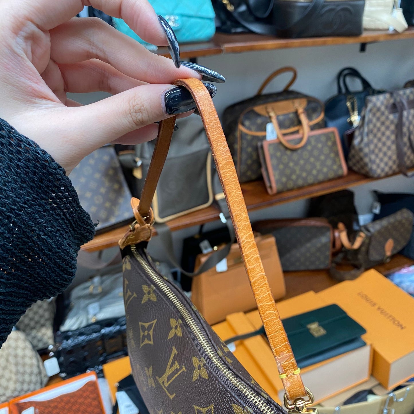 LV 麻將袋 Pochette Accessoires Monogram