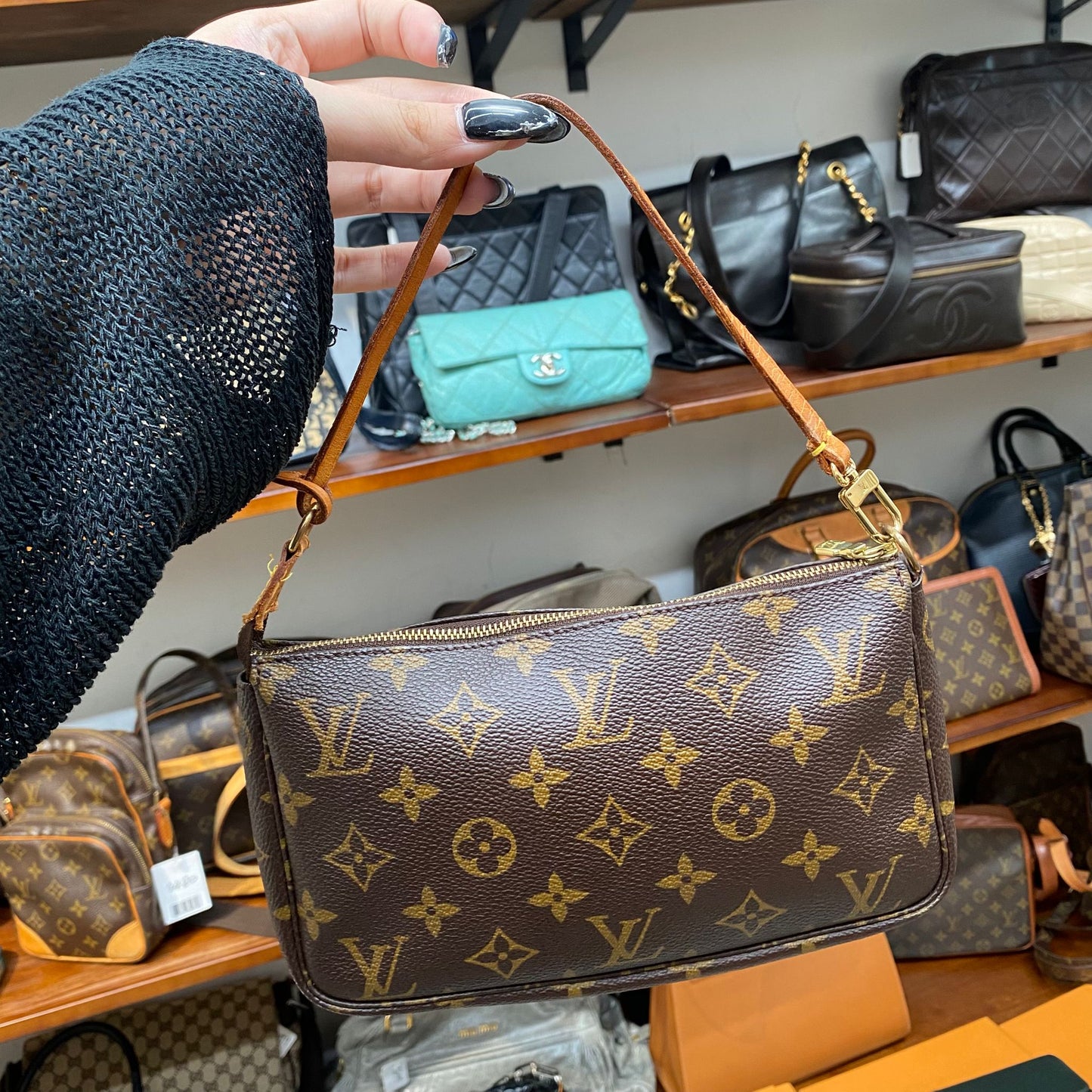 LV 麻將袋 Pochette Accessoires Monogram