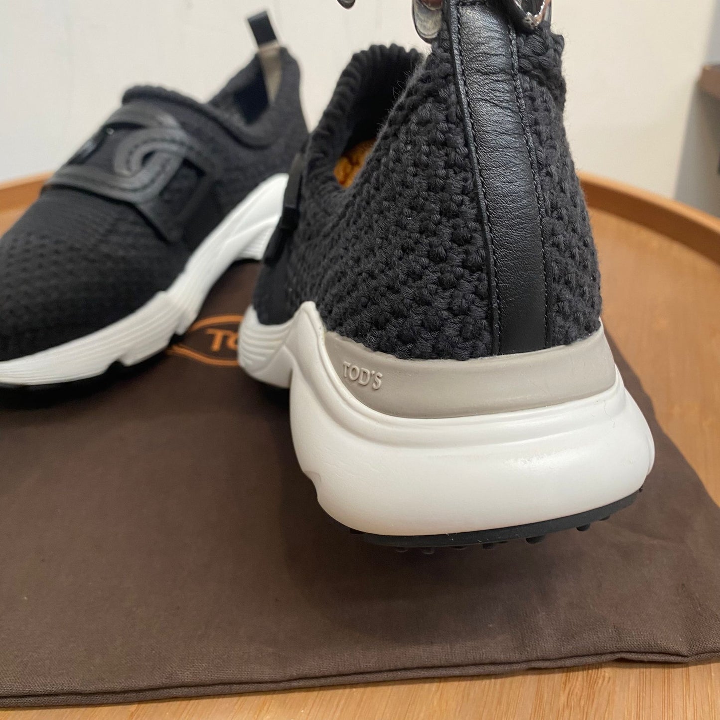TODS 波鞋  有塵袋