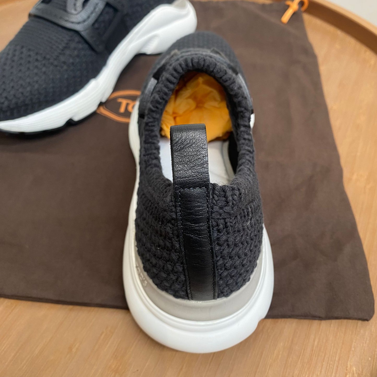 TODS 波鞋  有塵袋