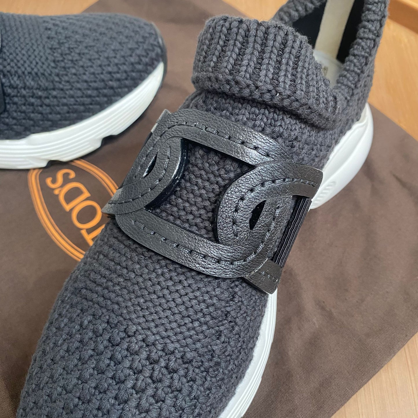 TODS 波鞋  有塵袋