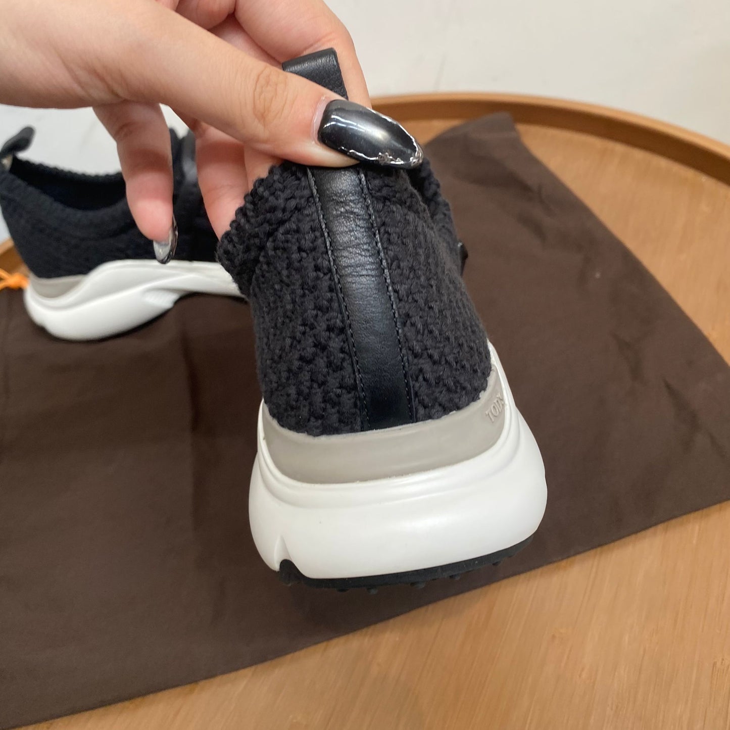 TODS 波鞋  有塵袋