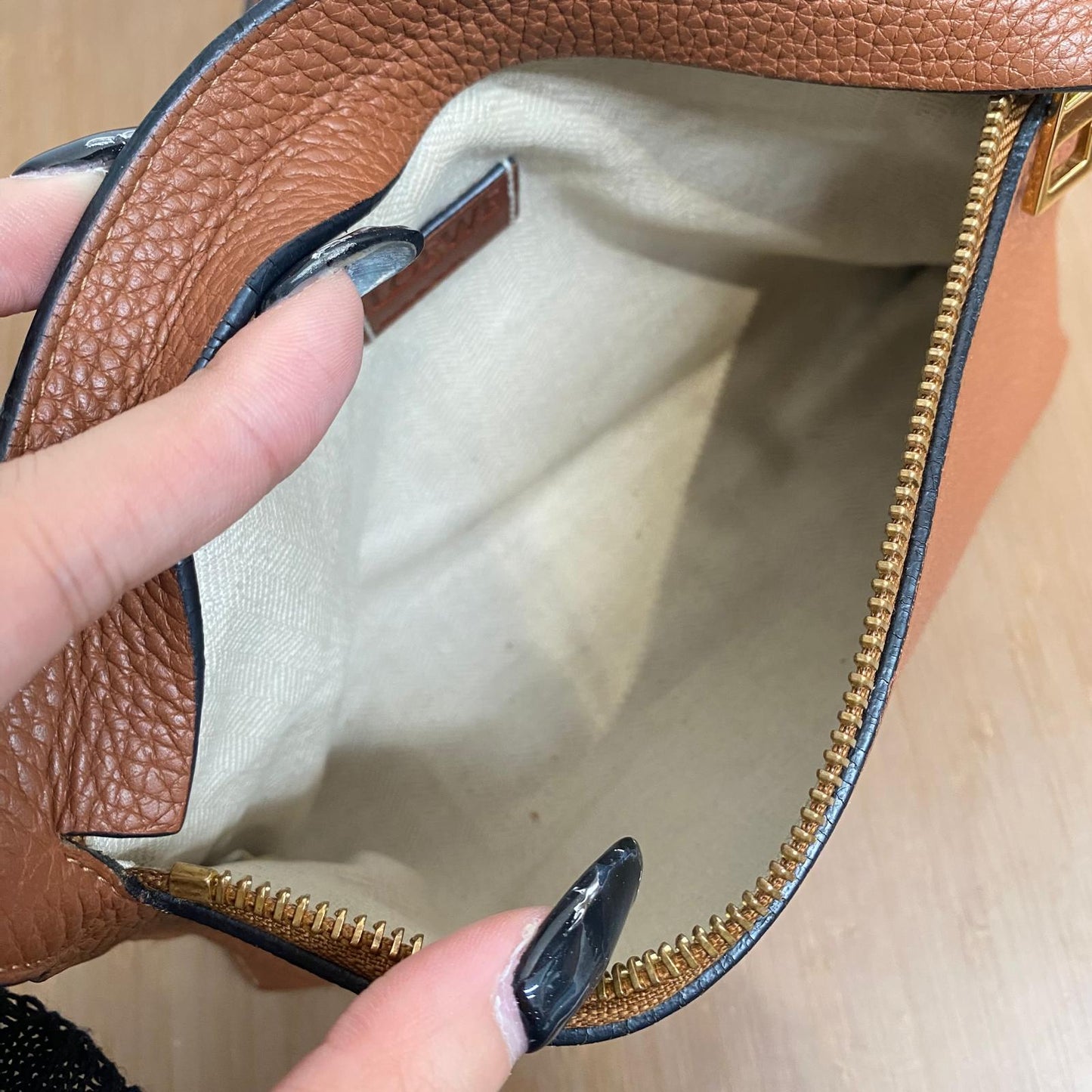 LOEWE 斜孭袋