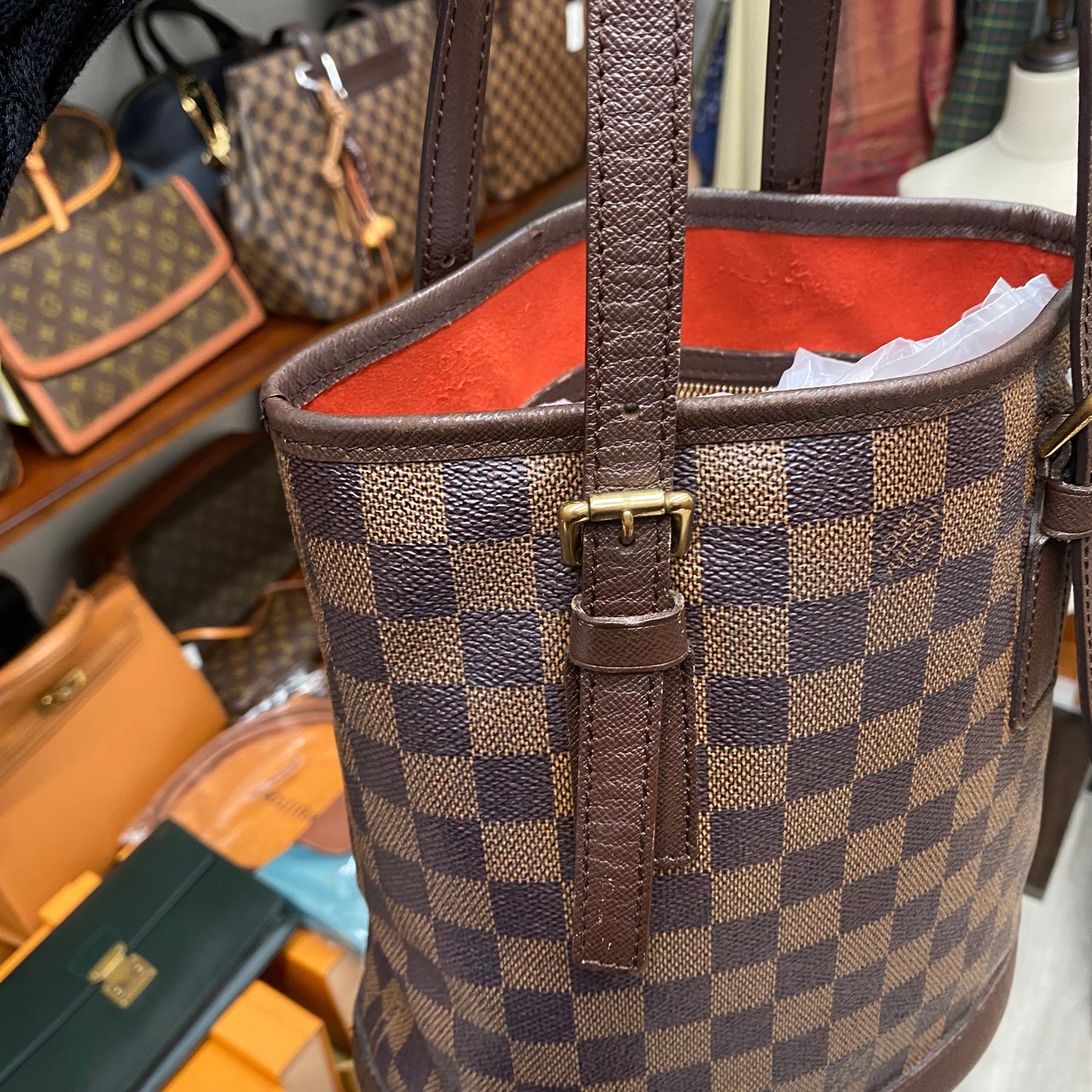 LV棋盤水桶Tote