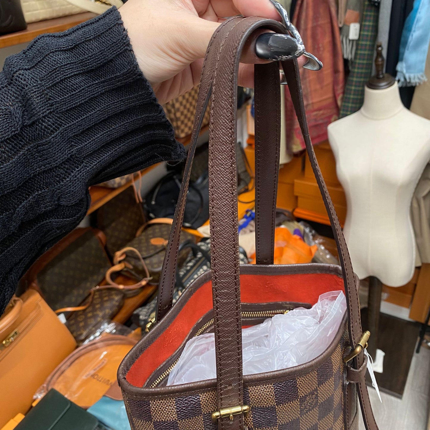 LV棋盤水桶Tote