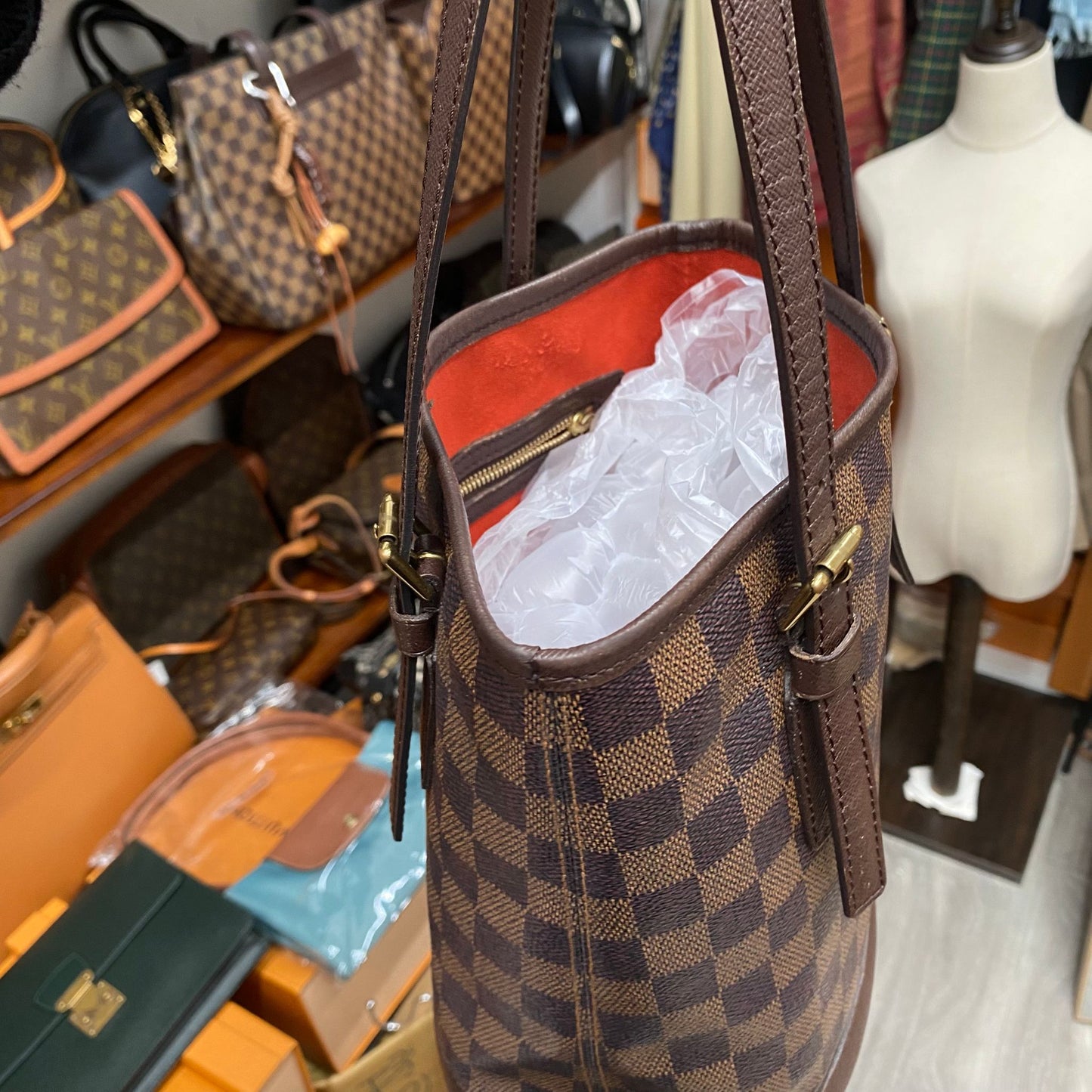 LV棋盤水桶Tote