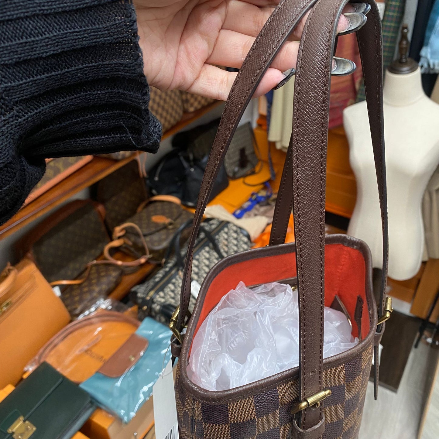 LV棋盤水桶Tote