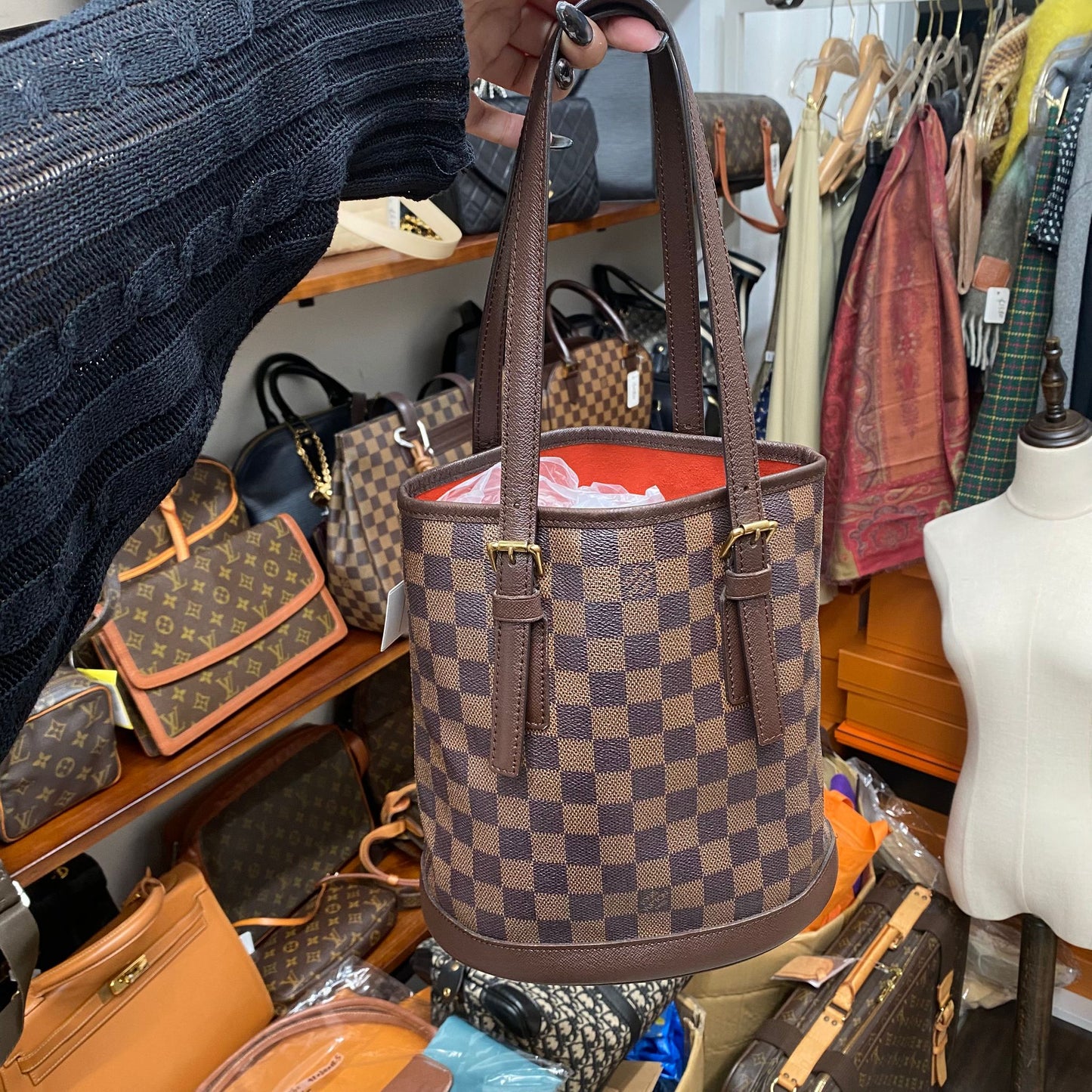 LV棋盤水桶Tote