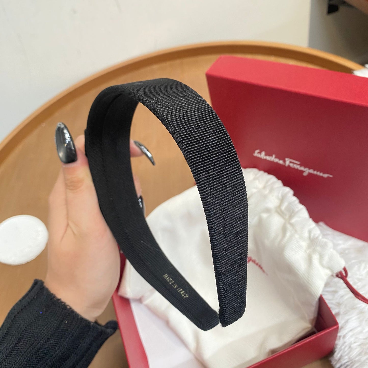 Ferragamo 閃石頭箍  有盒