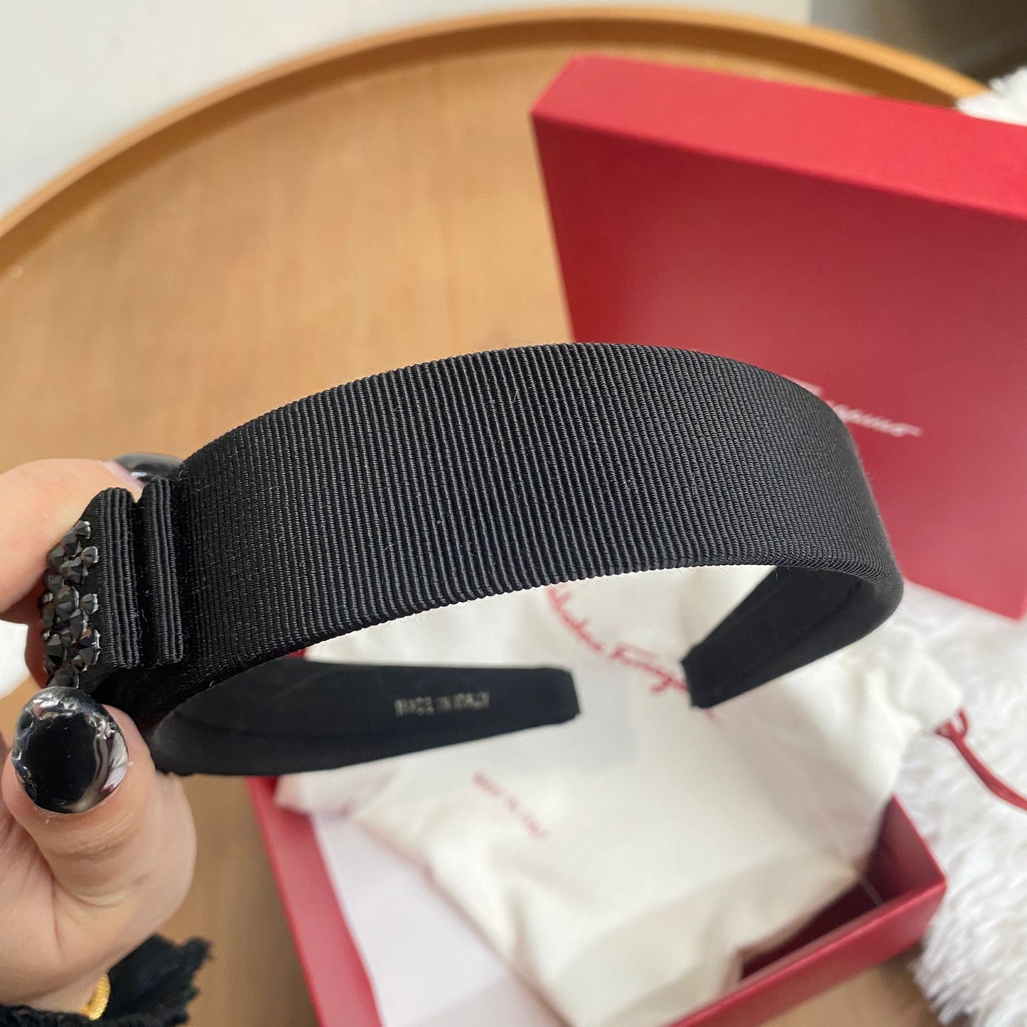 Ferragamo 閃石頭箍  有盒