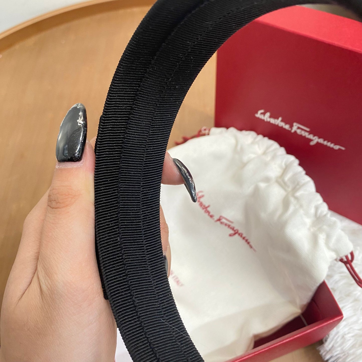 Ferragamo 閃石頭箍  有盒