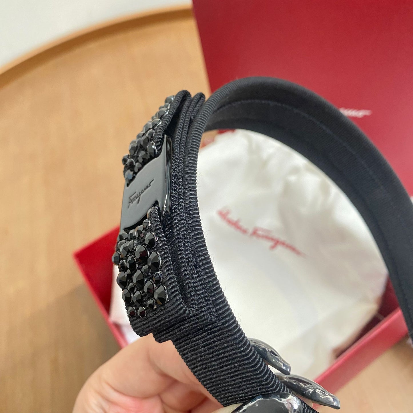 Ferragamo 閃石頭箍  有盒