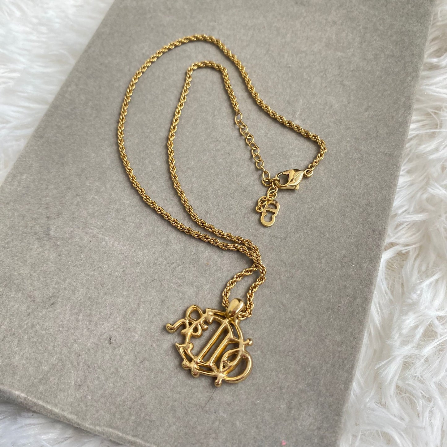 DIOR 南瓜頸鏈