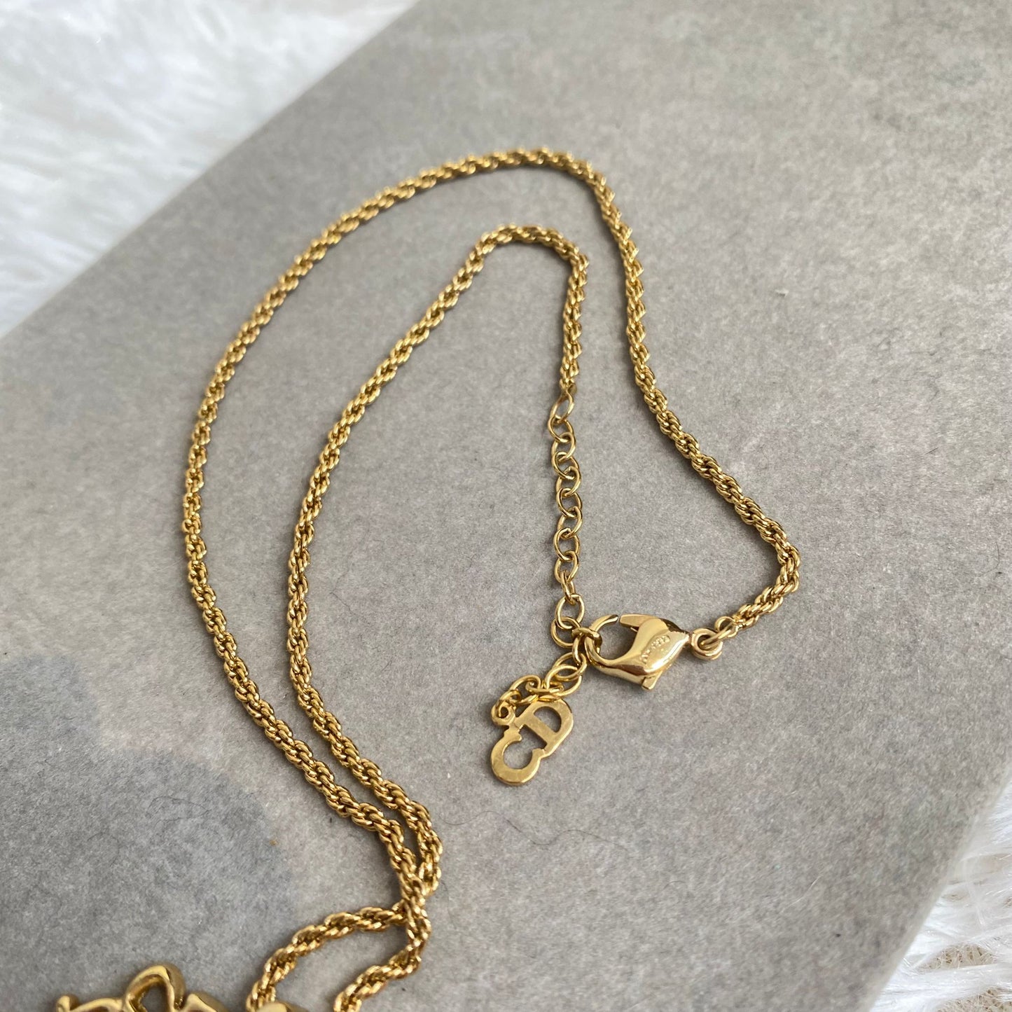 DIOR 南瓜頸鏈