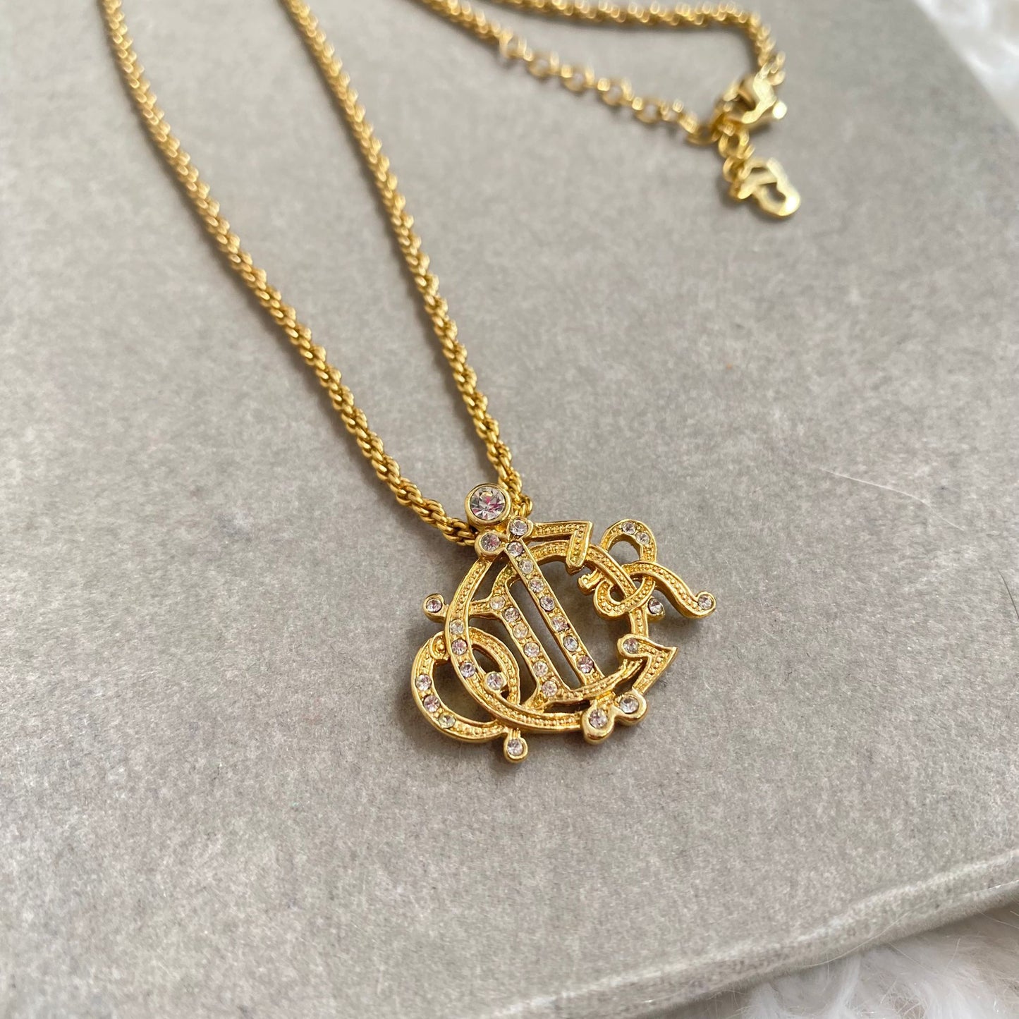 DIOR 南瓜頸鏈