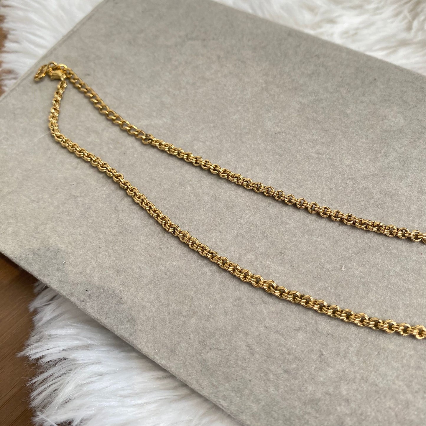 DIOR 4鑽頸鏈