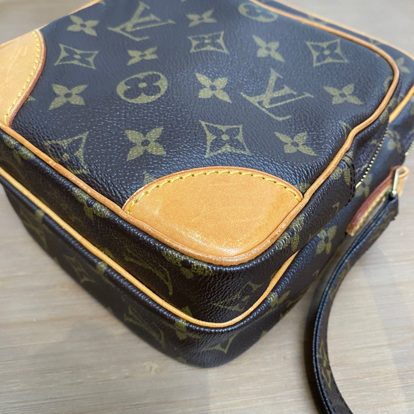 LV 日字斜孭袋 M45236