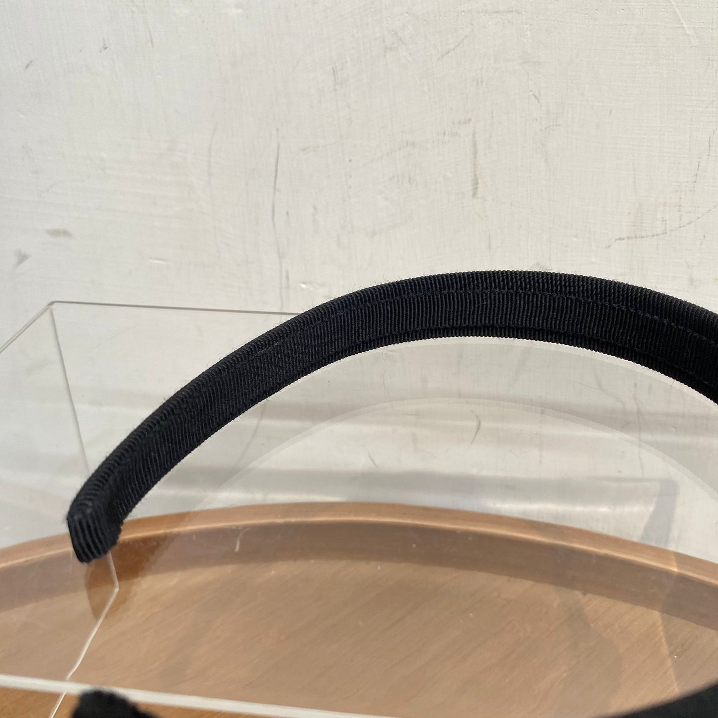 Ferragamo黑金頭箍 有塵袋