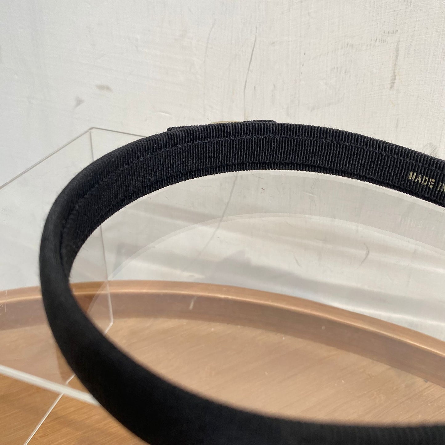 Ferragamo黑金頭箍 有塵袋
