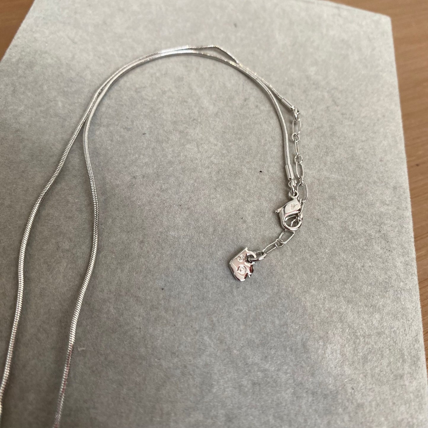 SWAROVSKI 單鑽頸鏈 有盒