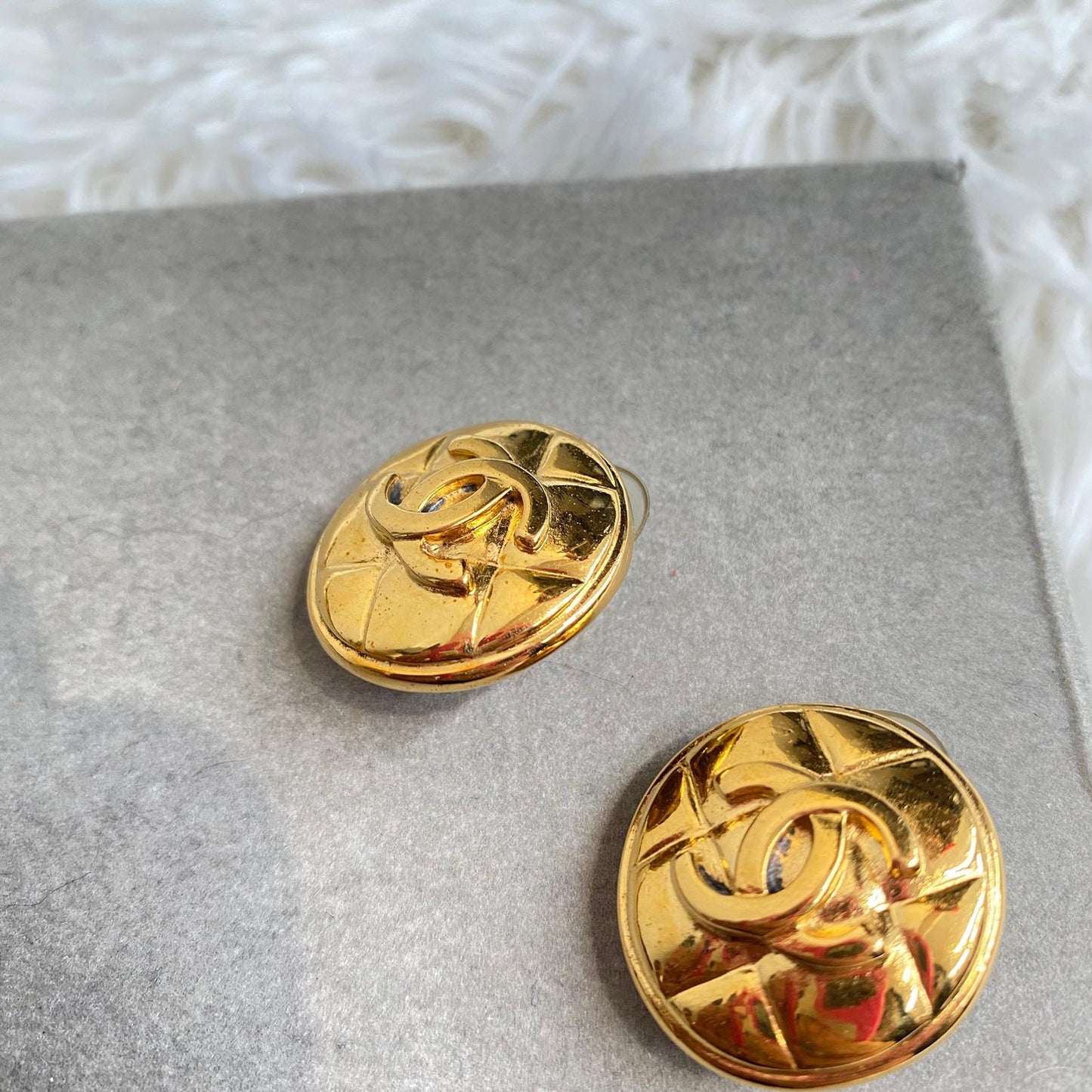 CHANEL 金色耳夾 有刻印