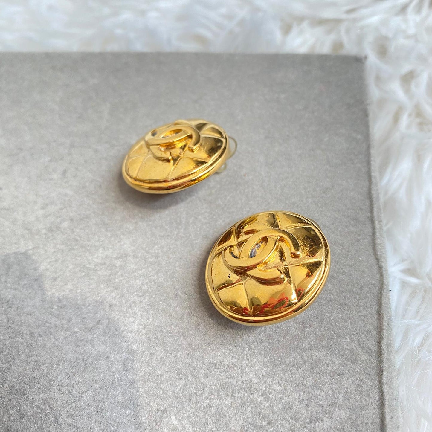 CHANEL 金色耳夾 有刻印