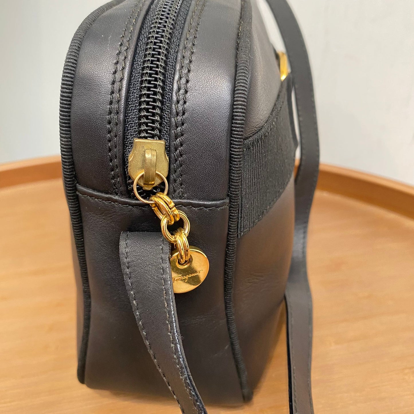 Ferragamo相機袋