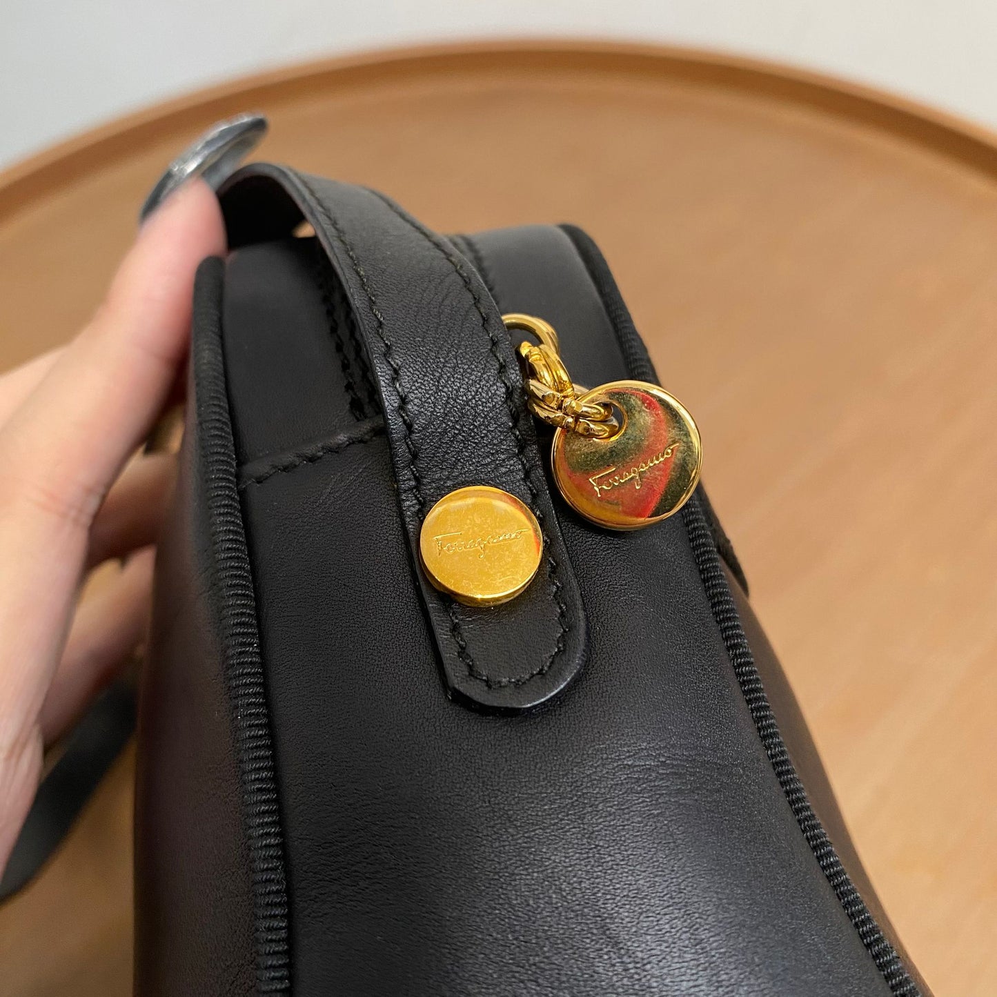 Ferragamo相機袋