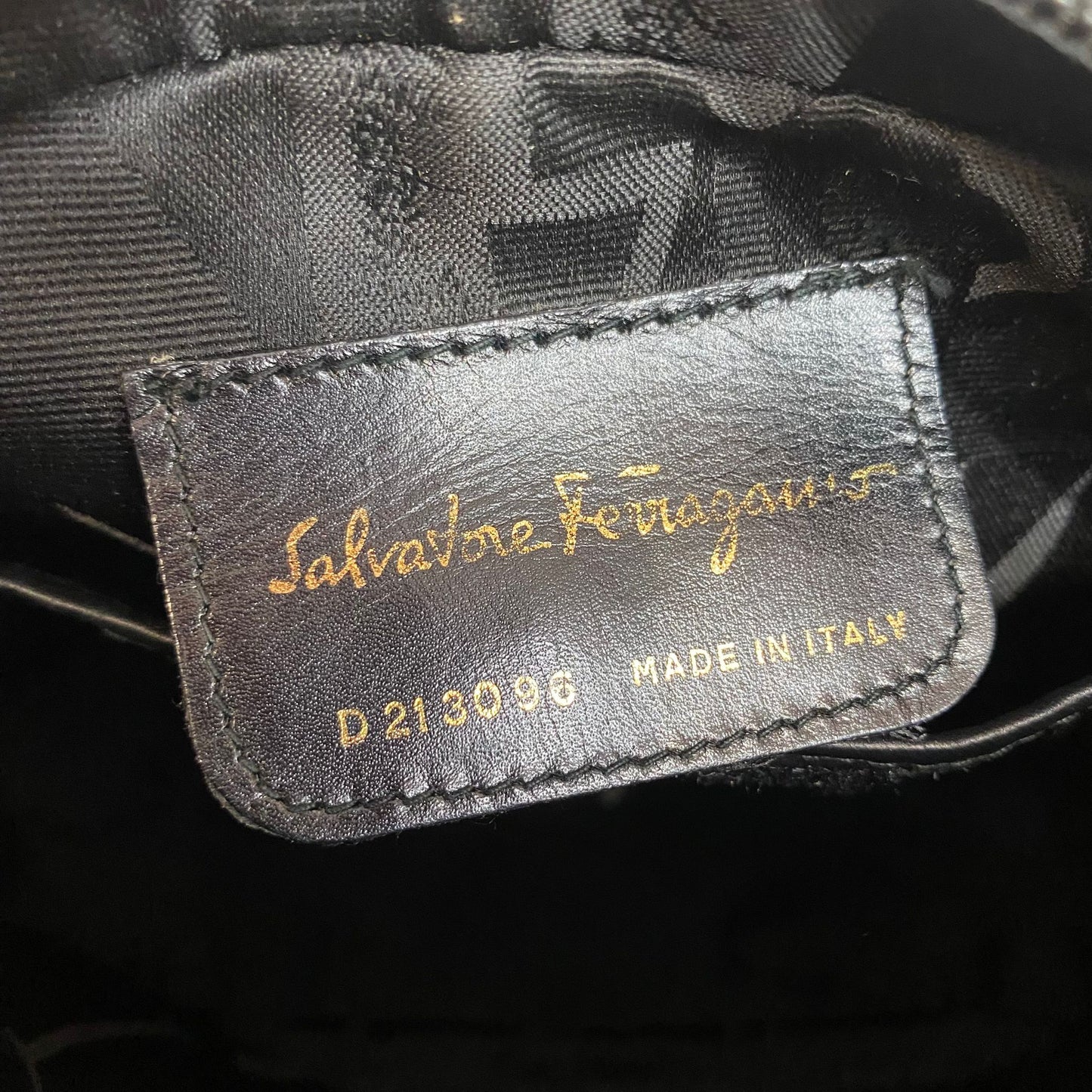 Ferragamo相機袋