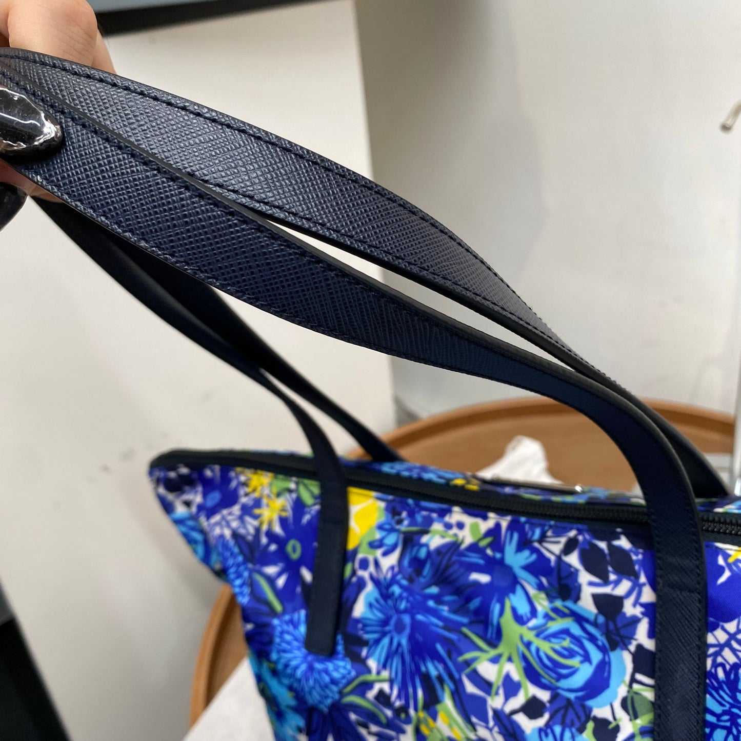 Prada Tote 有塵袋