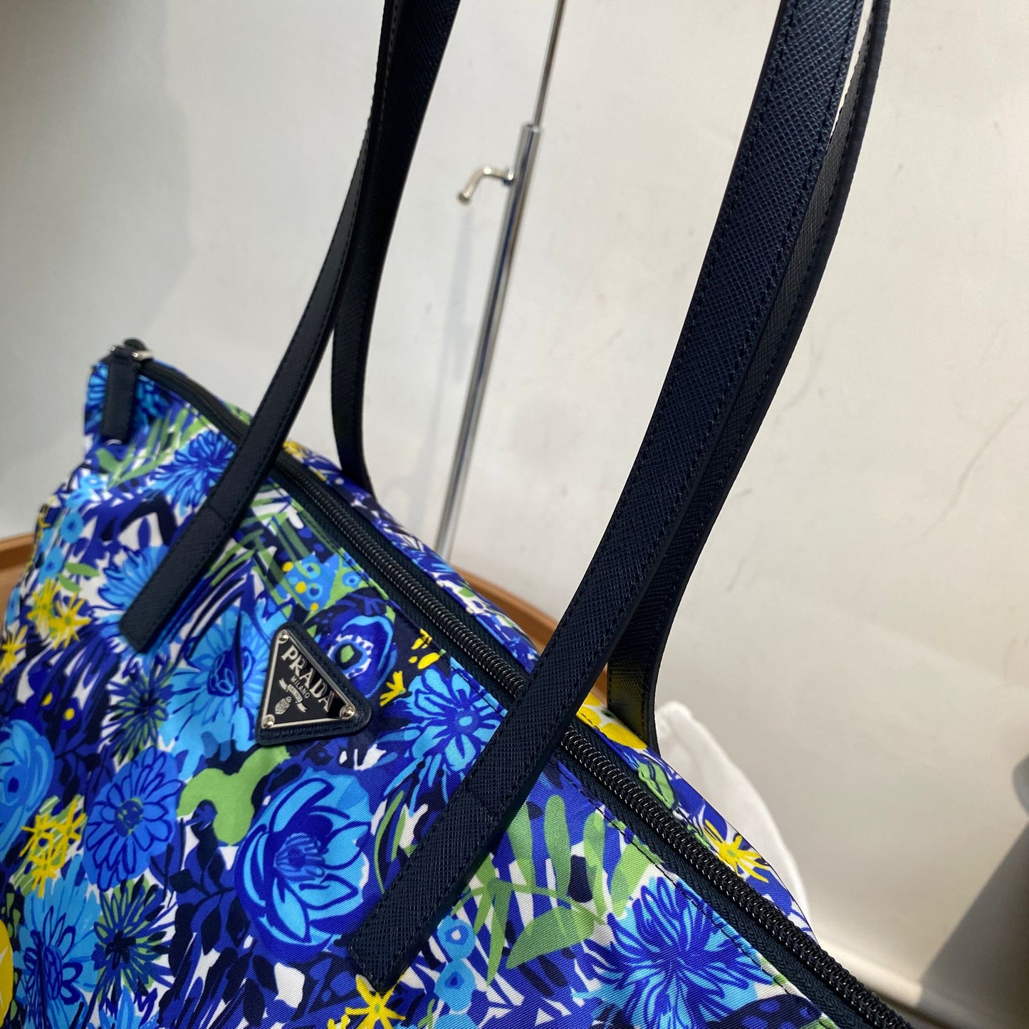 Prada Tote 有塵袋