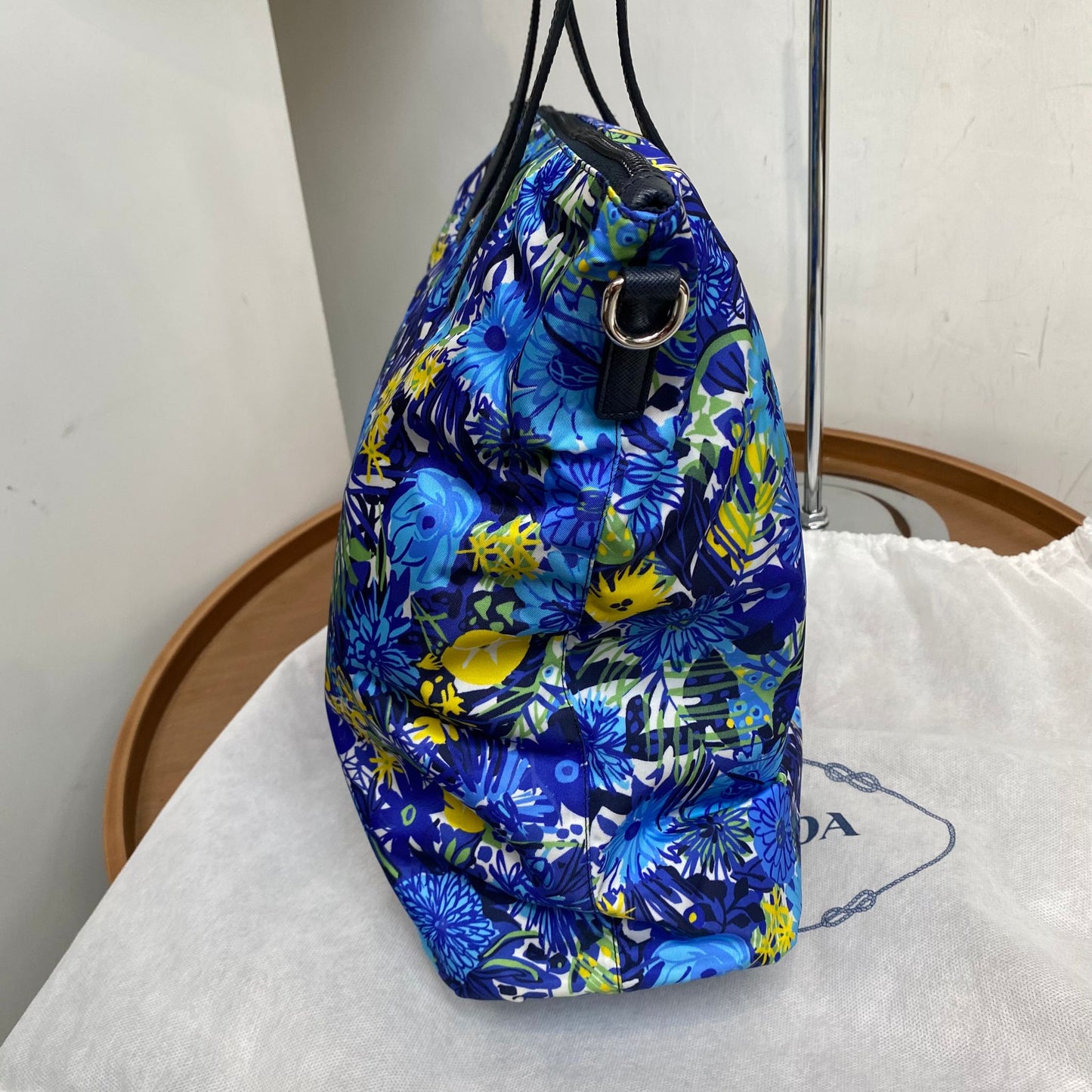 Prada Tote 有塵袋