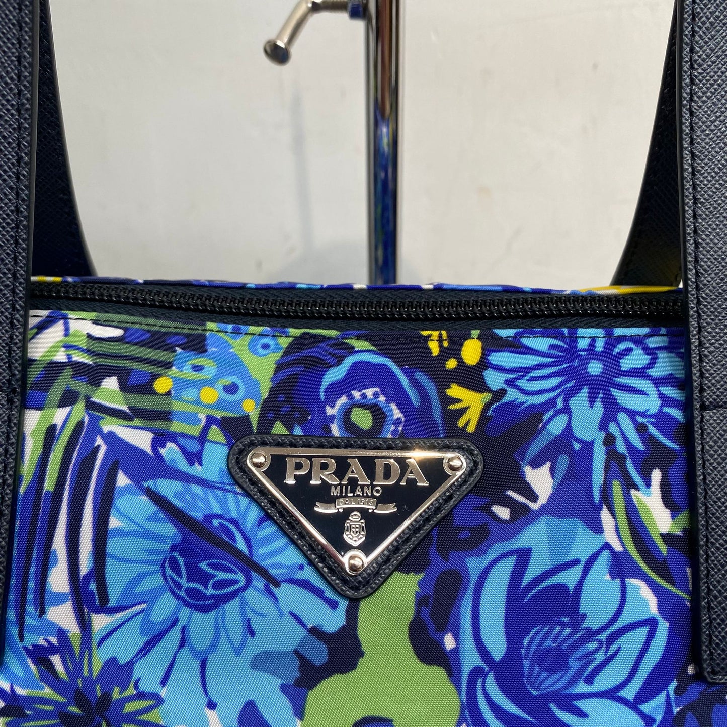 Prada Tote 有塵袋