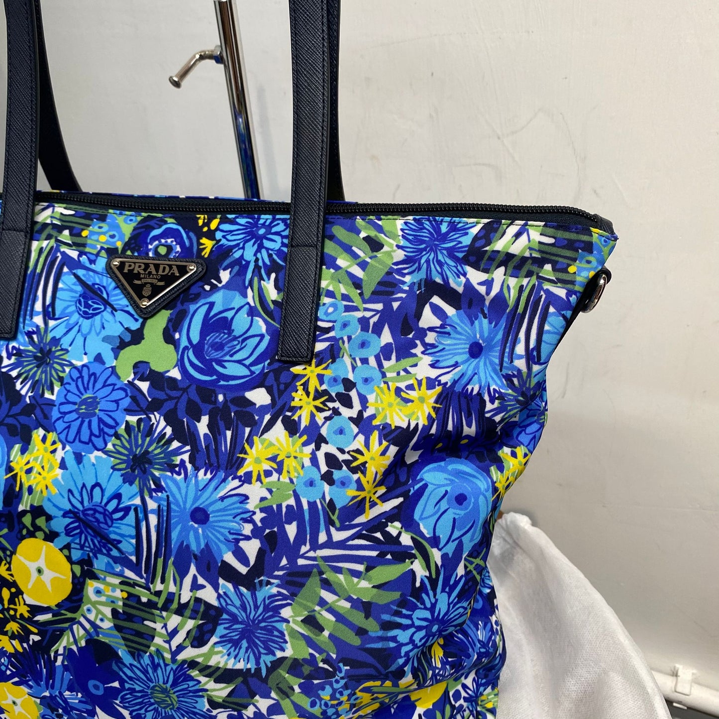 Prada Tote 有塵袋