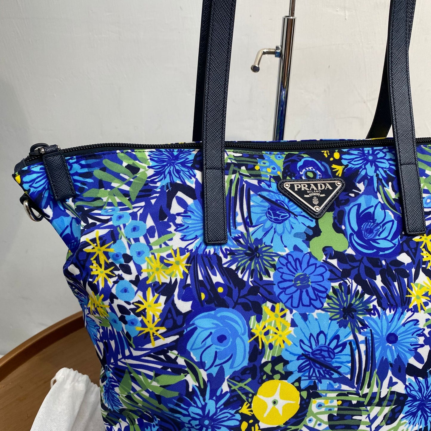 Prada Tote 有塵袋