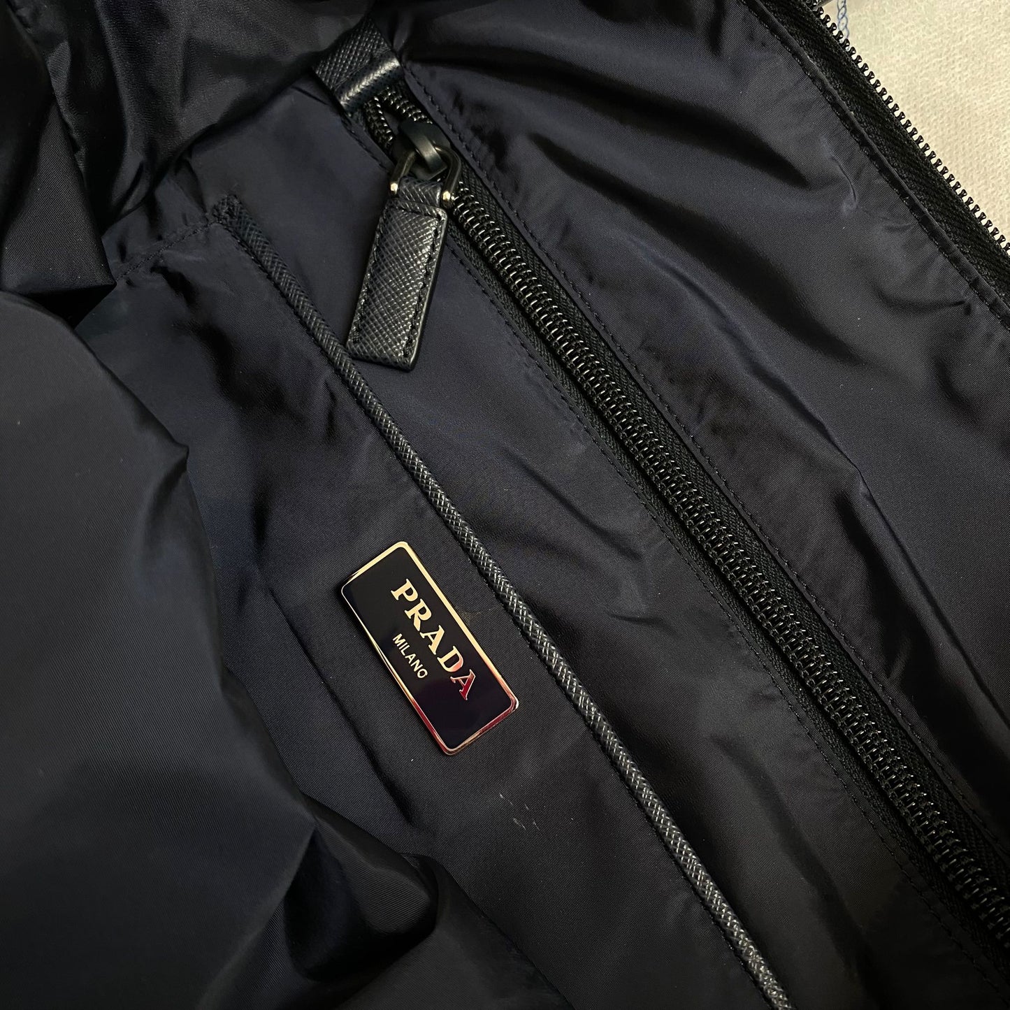 Prada Tote 有塵袋