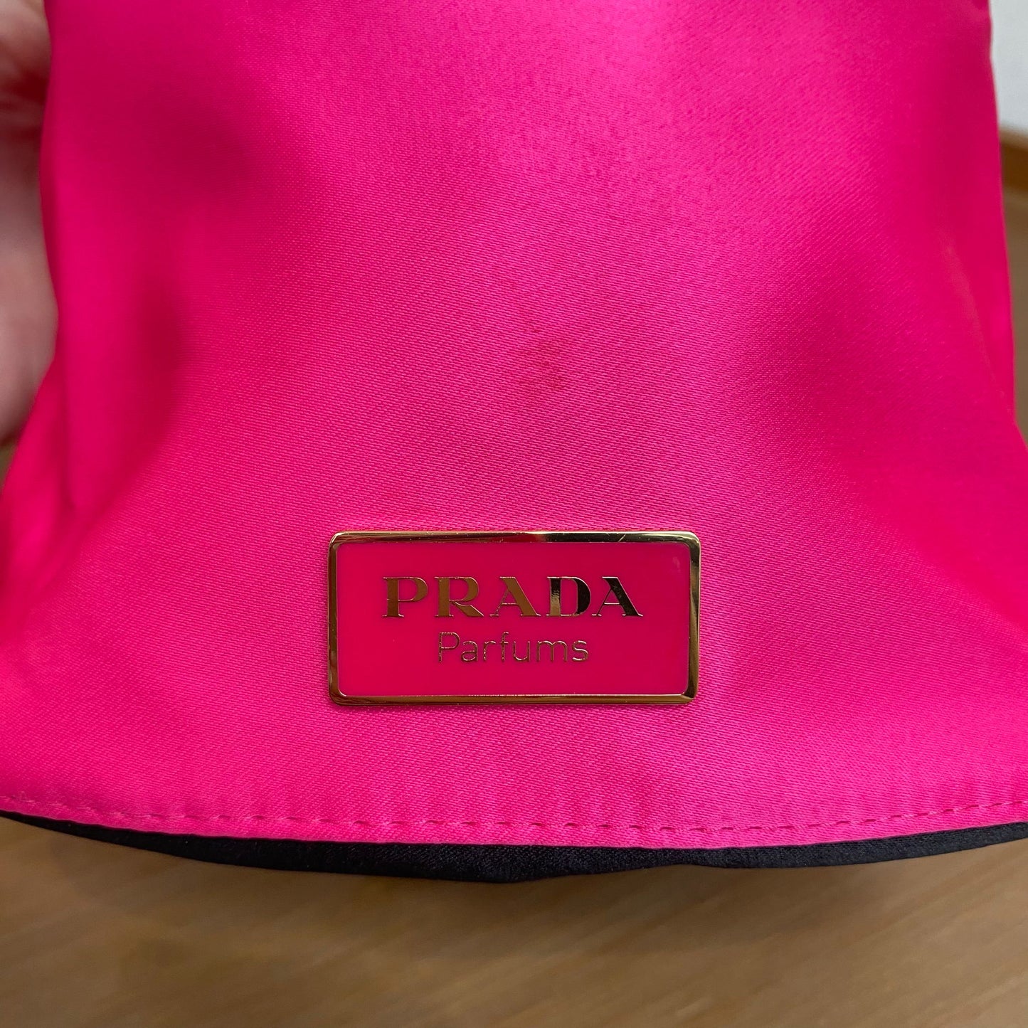 Prada水桶Pouch