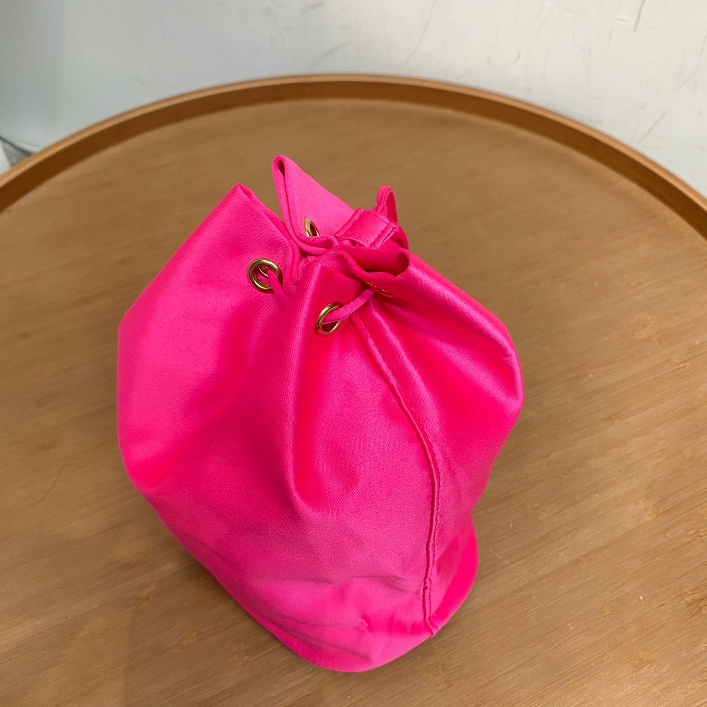 Prada水桶Pouch