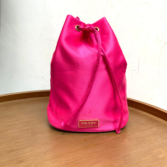 Prada水桶Pouch