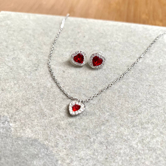 SWAROVSKI 紅心耳環
