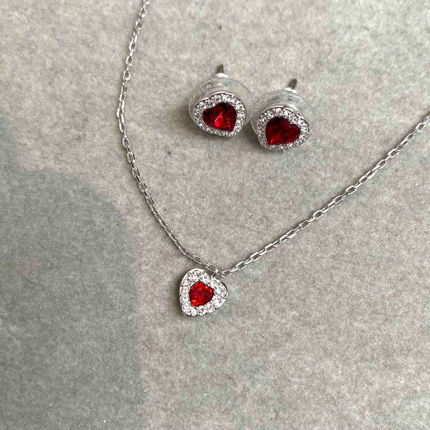 SWAROVSKI 紅心頸鏈