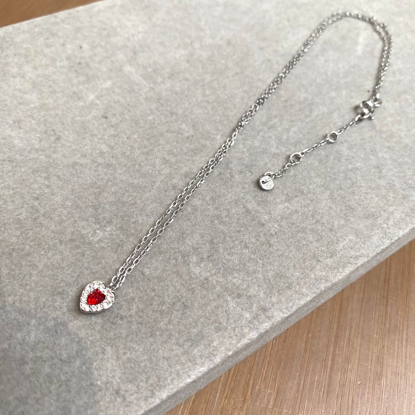 SWAROVSKI 紅心頸鏈